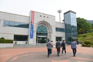 호국보훈의 달 맞아 구국용사충혼비 참배 대표이미지