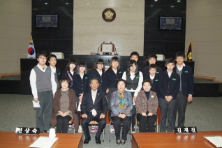 의회 본회의장 견학(서진중학교) 대표이미지