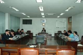 간담회를 진행하고 있는 임태상 의장 대표이미지